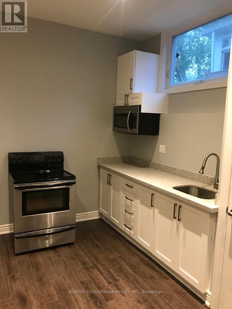 3 Honey Drive, Toronto (Wexford-Maryvale), Ontario  M1R 3S3 - Photo 3 - E13659692