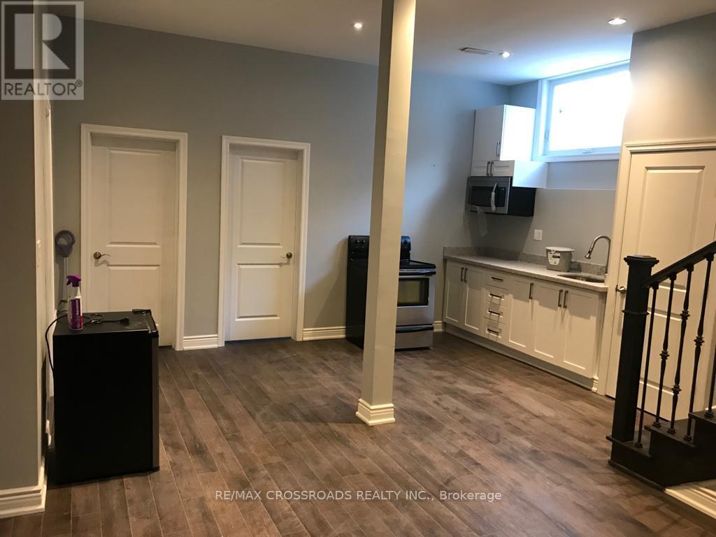 3 Honey Drive, Toronto (Wexford-Maryvale), Ontario  M1R 3S3 - Photo 8 - E13659692