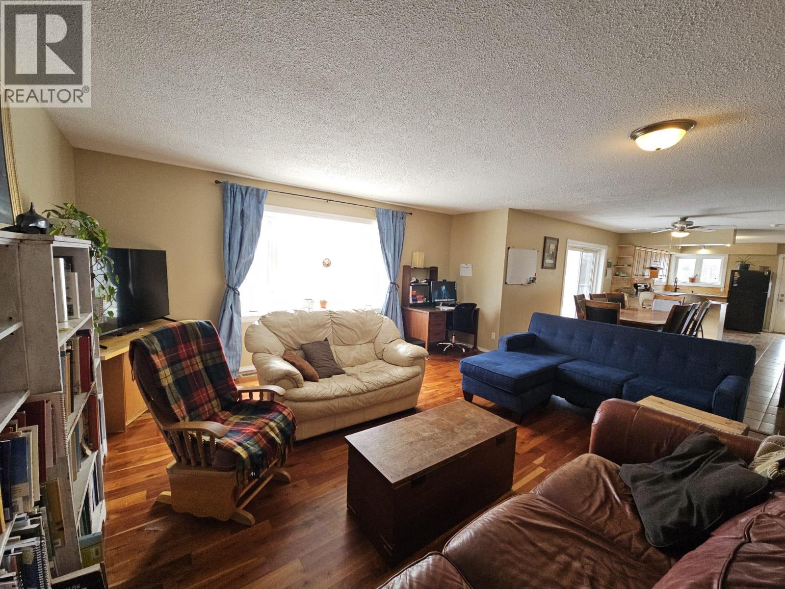 6128 Kurjata Road, Chetwynd, British Columbia  V0C 1J0 - Photo 6 - 10381497