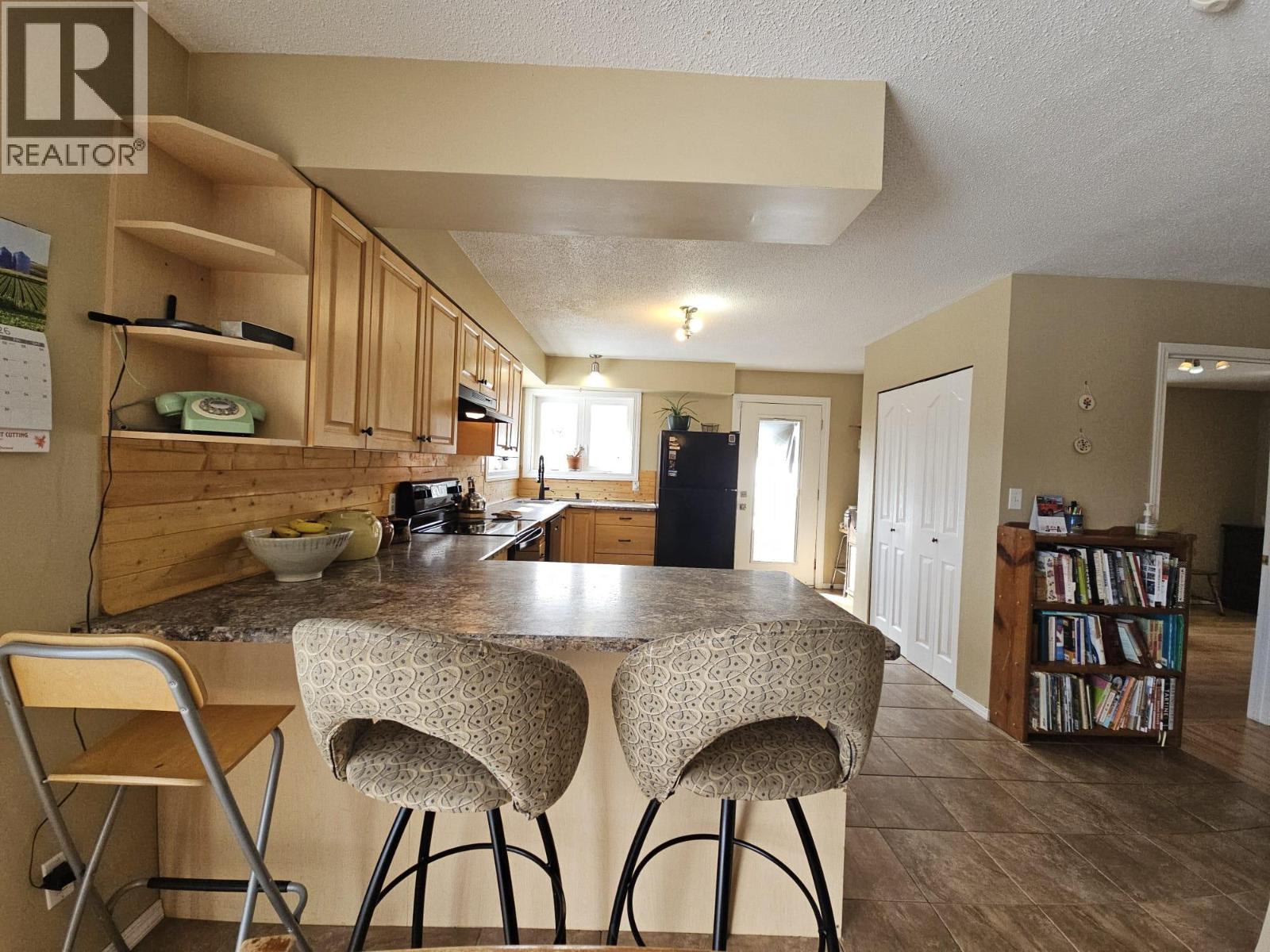 6128 Kurjata Road, Chetwynd, British Columbia  V0C 1J0 - Photo 12 - 10381497