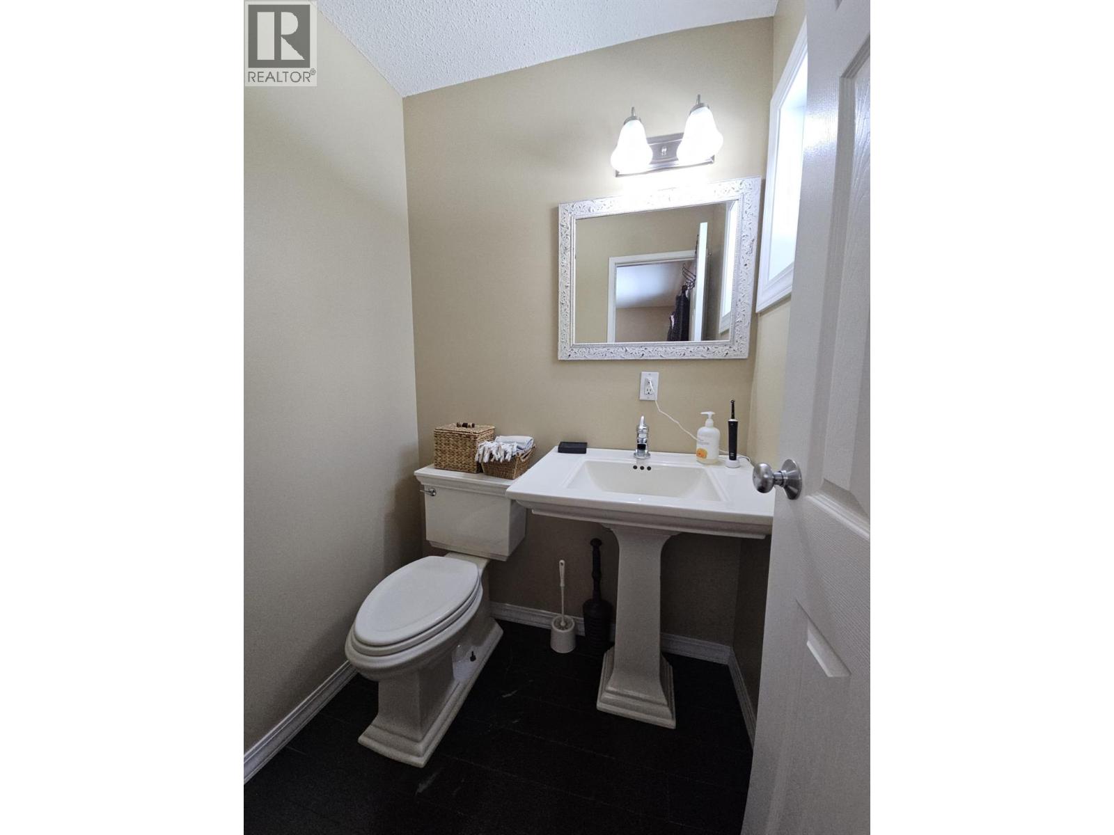 6128 Kurjata Road, Chetwynd, British Columbia  V0C 1J0 - Photo 32 - 10381497