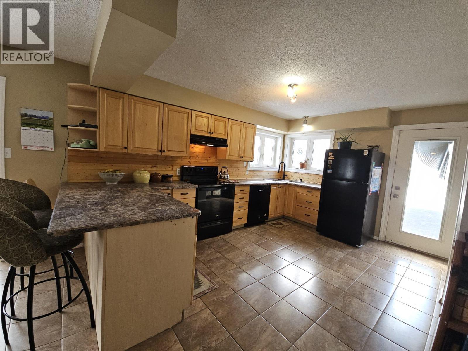6128 Kurjata Road, Chetwynd, British Columbia  V0C 1J0 - Photo 7 - 10381497