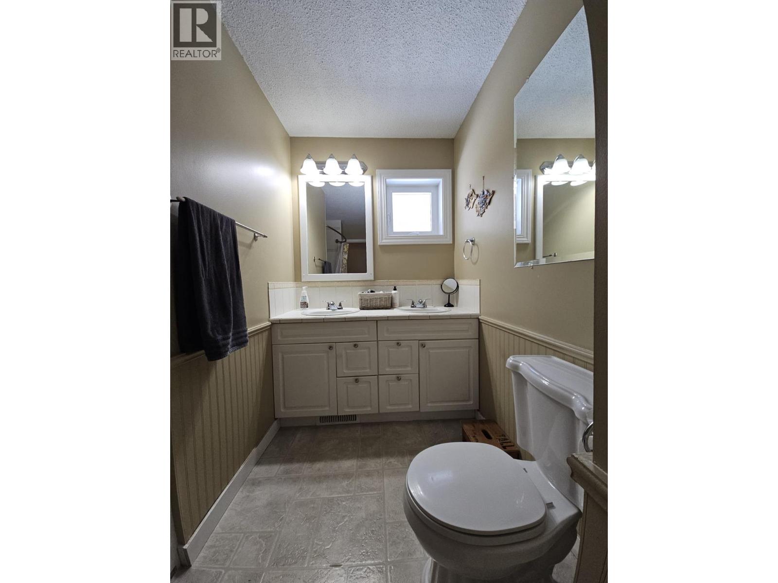 6128 Kurjata Road, Chetwynd, British Columbia  V0C 1J0 - Photo 38 - 10381497