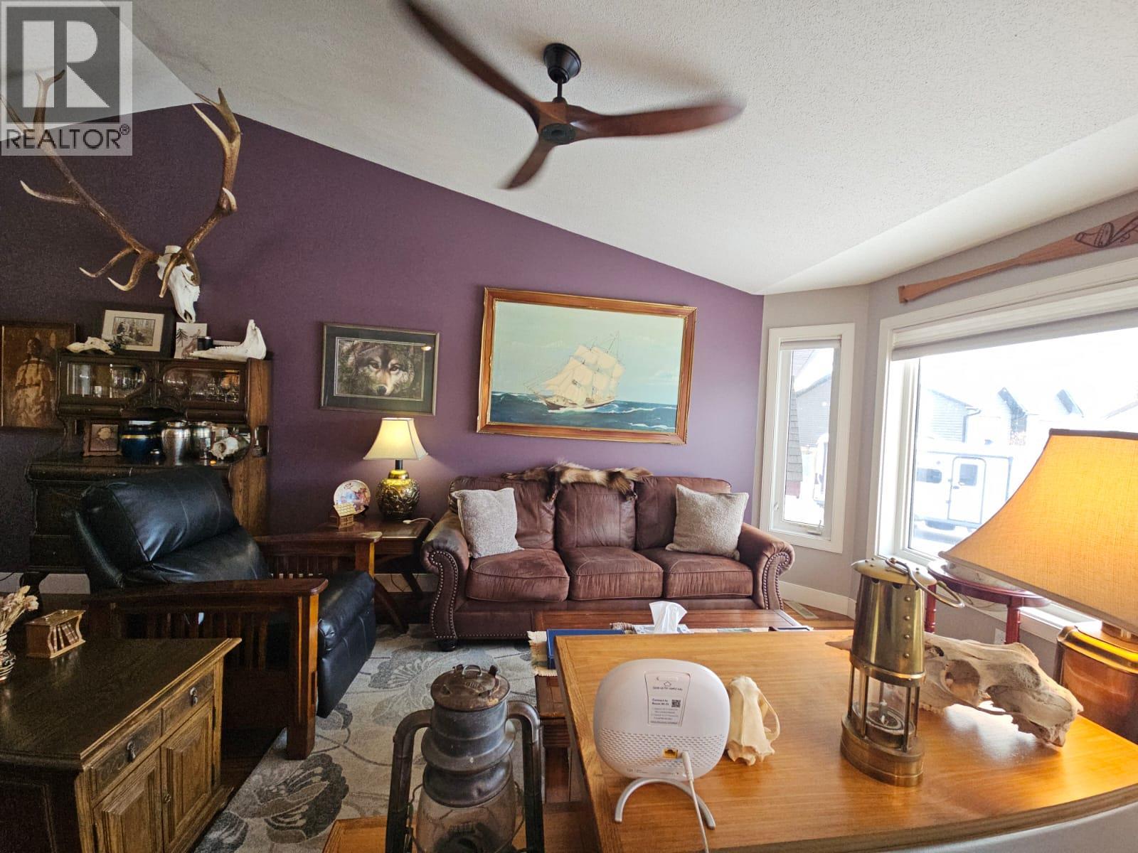 84 Wolverine Avenue, Tumbler Ridge, British Columbia  V0C 2W0 - Photo 3 - 10393144