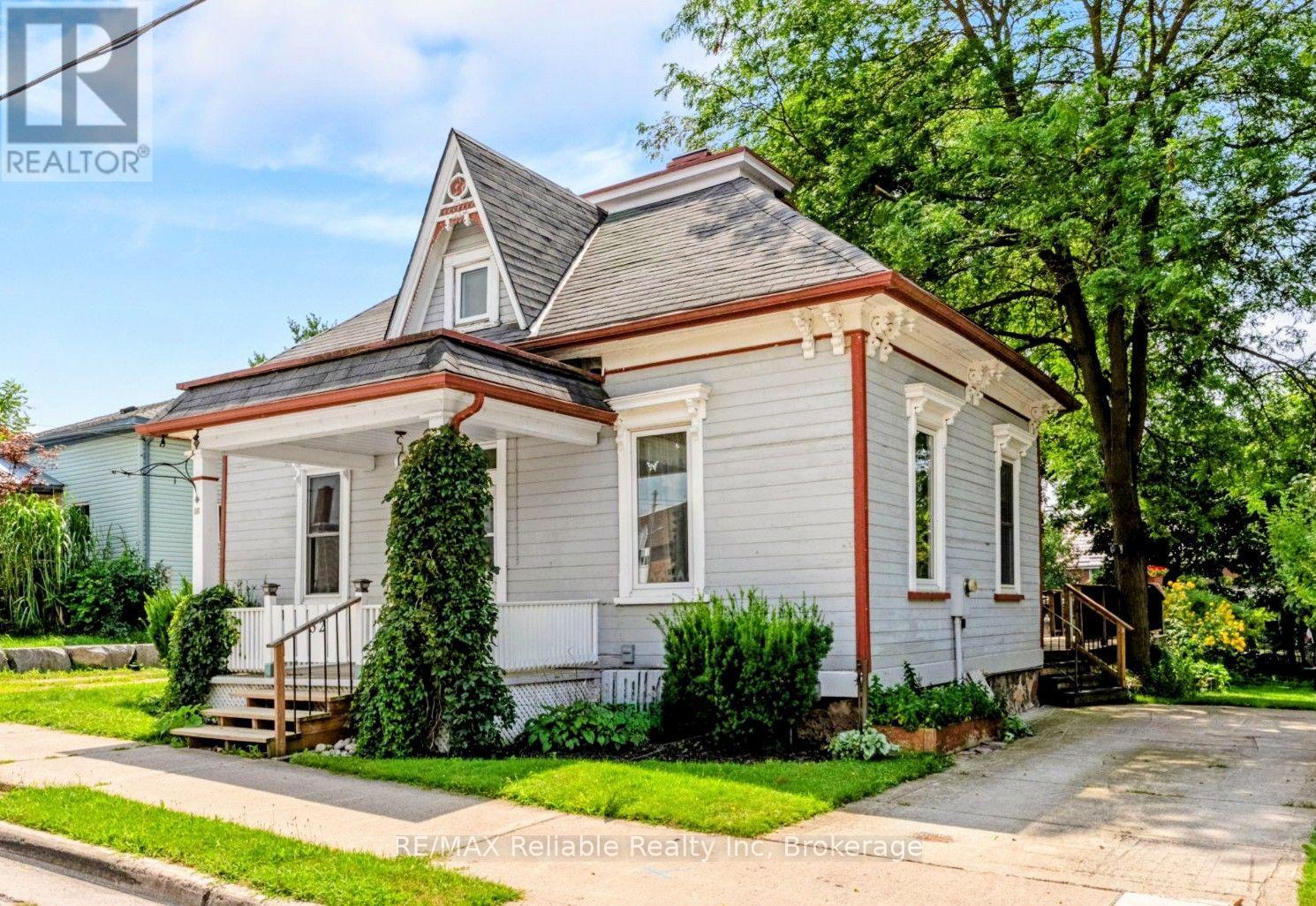 32 Rattenbury Street W, Central Huron, Ontario  N0M 1L0 - Photo 2 - X13118226