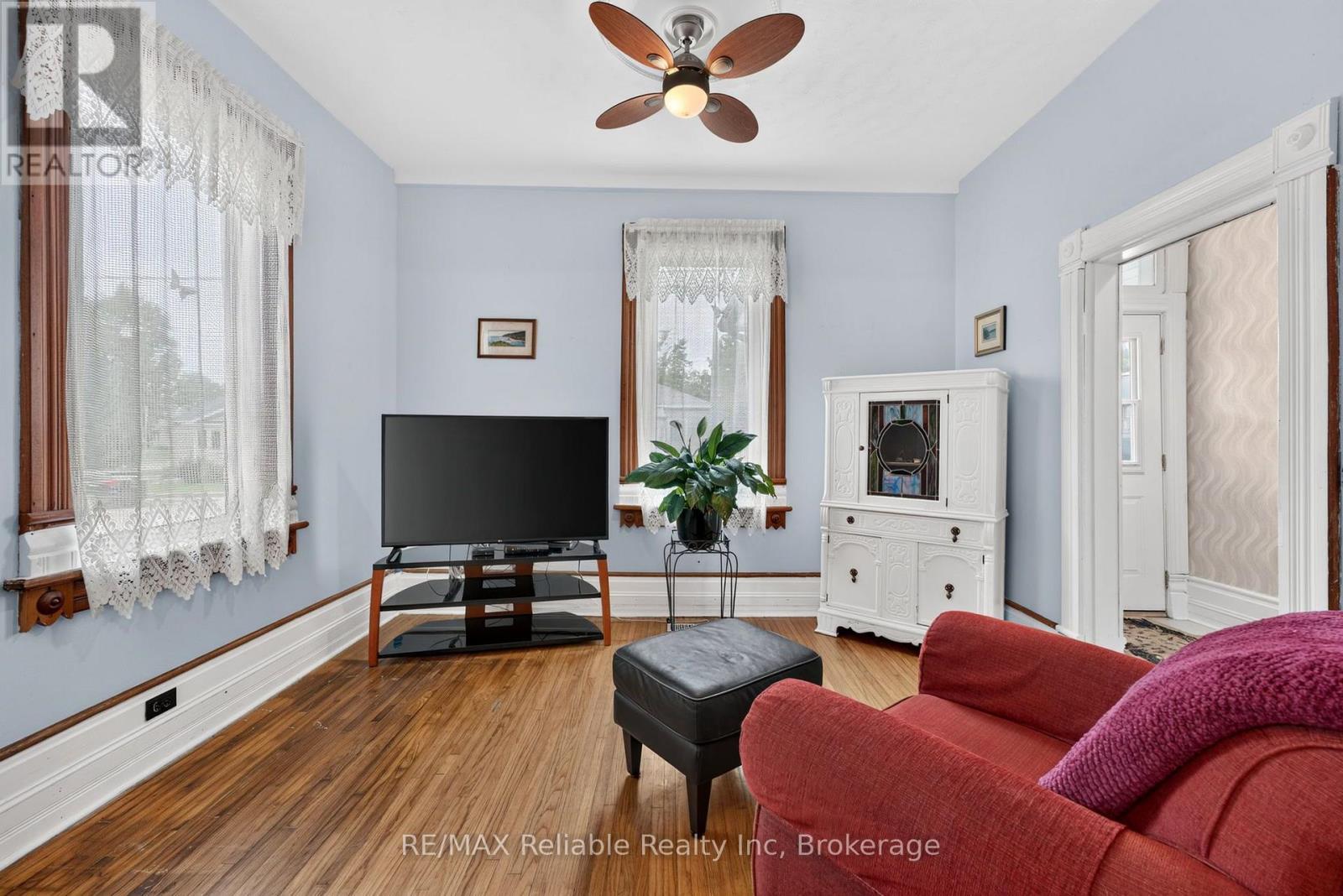 32 Rattenbury Street W, Central Huron, Ontario  N0M 1L0 - Photo 13 - X13118226