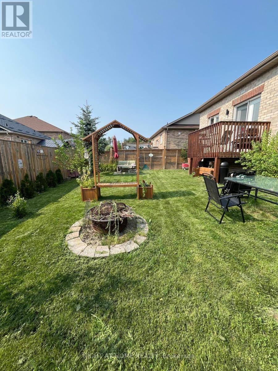 32 Middleton Drive, Wasaga Beach, Ontario  L9Z 0G8 - Photo 13 - S13659712