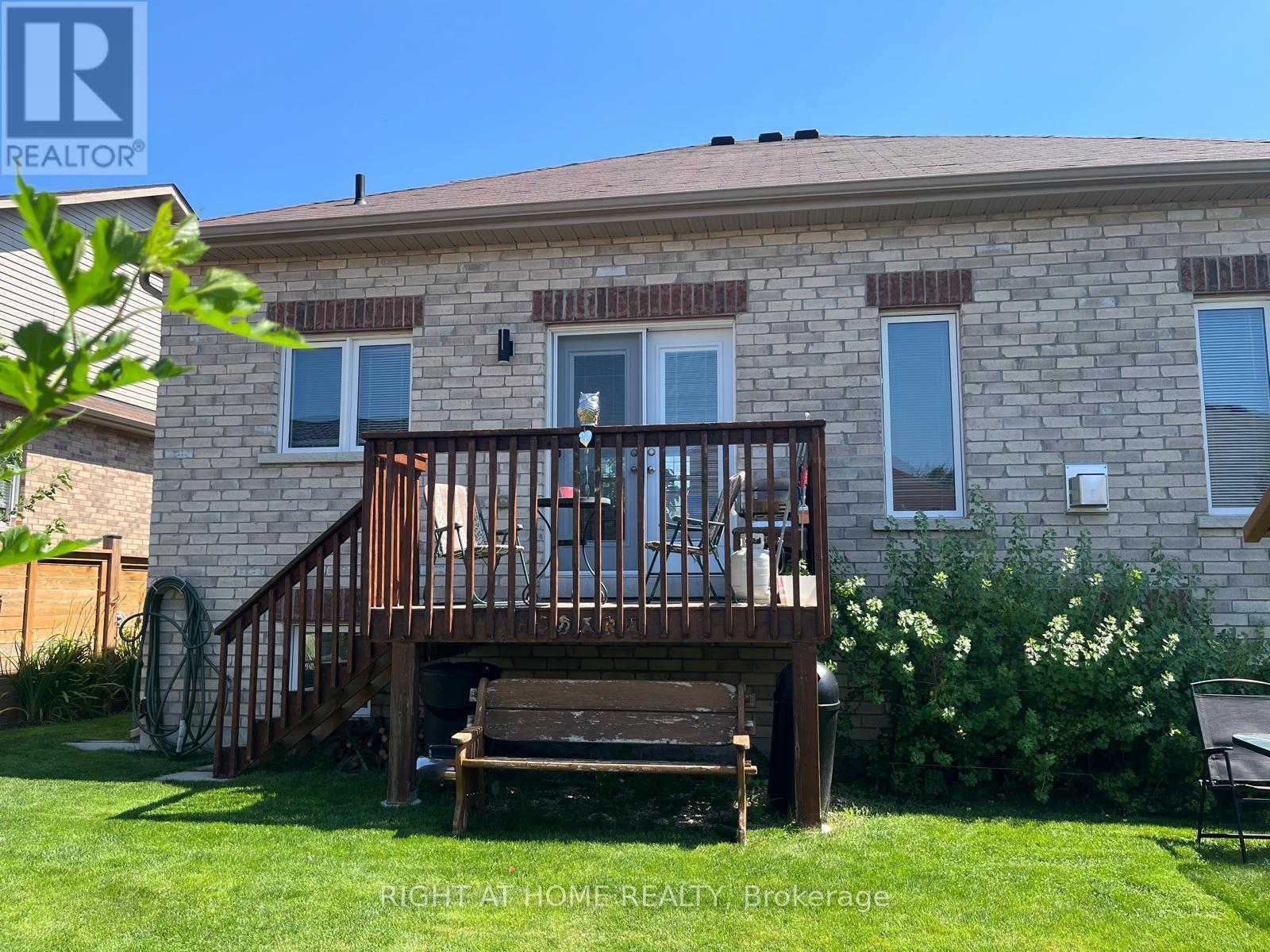 32 Middleton Drive, Wasaga Beach, Ontario  L9Z 0G8 - Photo 14 - S13659712