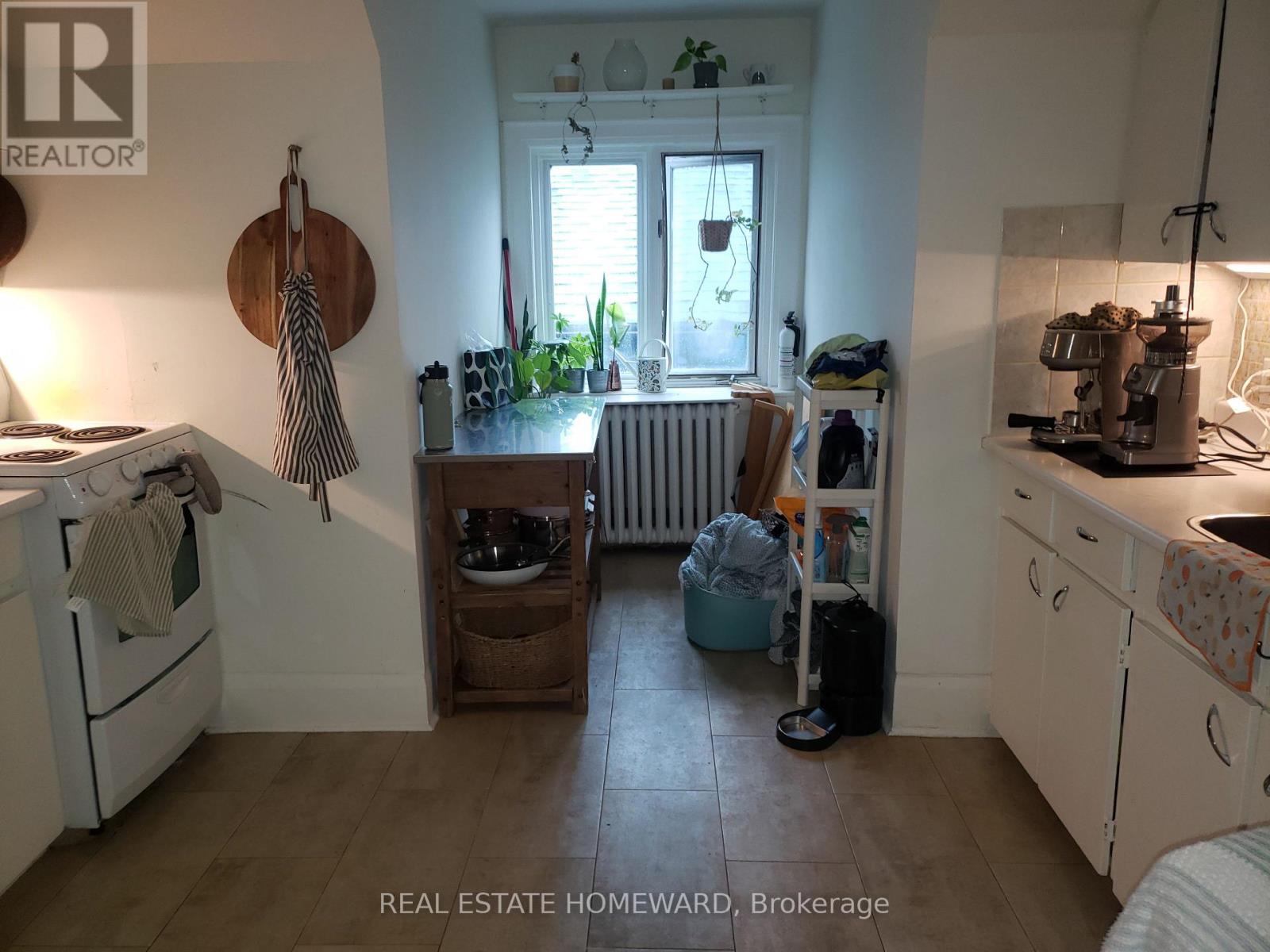4 - 435 Parkside Drive, Toronto, Ontario  M6R 2Z8 - Photo 3 - W13659710