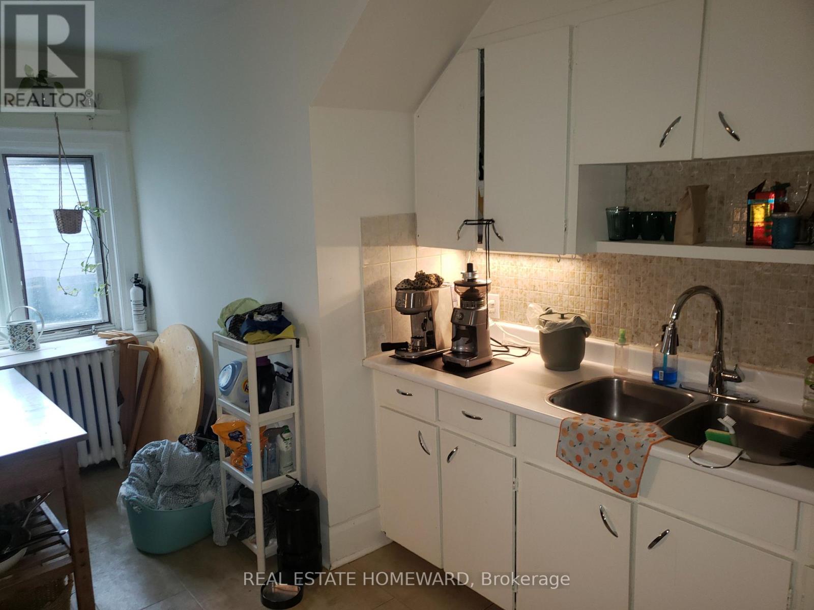 4 - 435 Parkside Drive, Toronto, Ontario  M6R 2Z8 - Photo 5 - W13659710