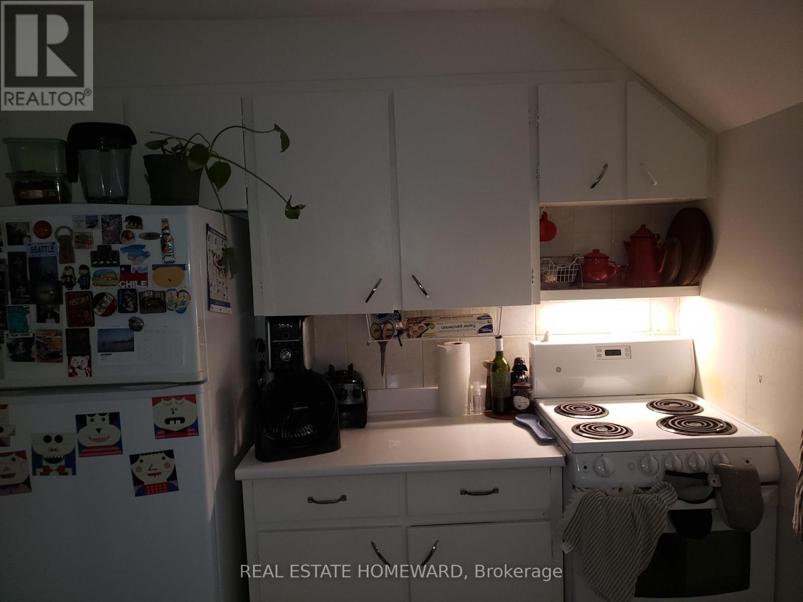 4 - 435 Parkside Drive, Toronto, Ontario  M6R 2Z8 - Photo 9 - W13659710