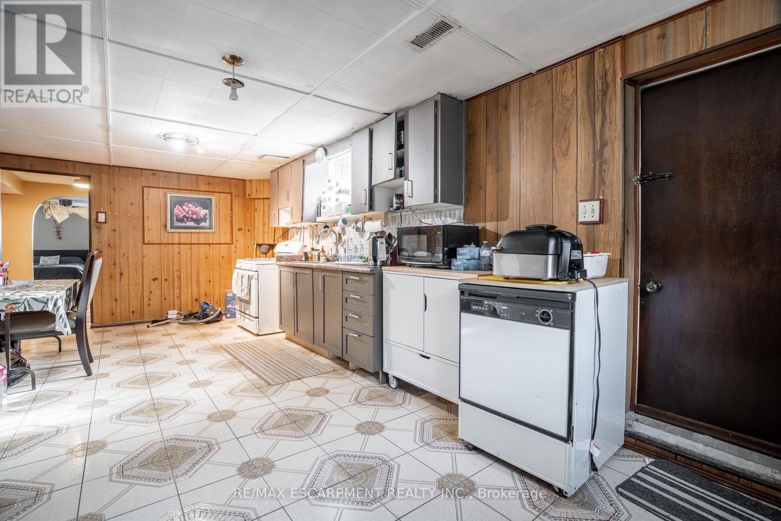 18 Villa Court, Hamilton, Ontario  L8W 1M2 - Photo 6 - X13659706