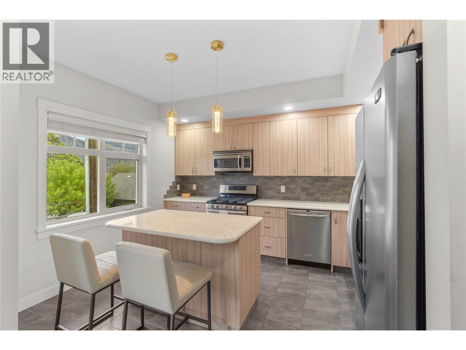 576 Nicola Street Unit# 10, Kamloops, British Columbia  V2C 2R1 - Photo 3 - 10393864