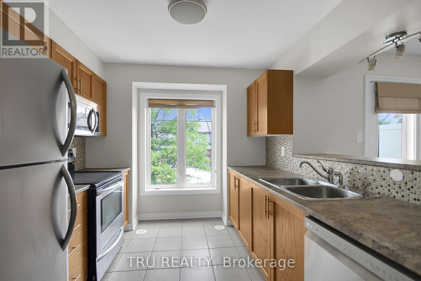 2505 Waterlilly Way, Ottawa, Ontario  K2J 0K2 - Photo 12 - X13659786