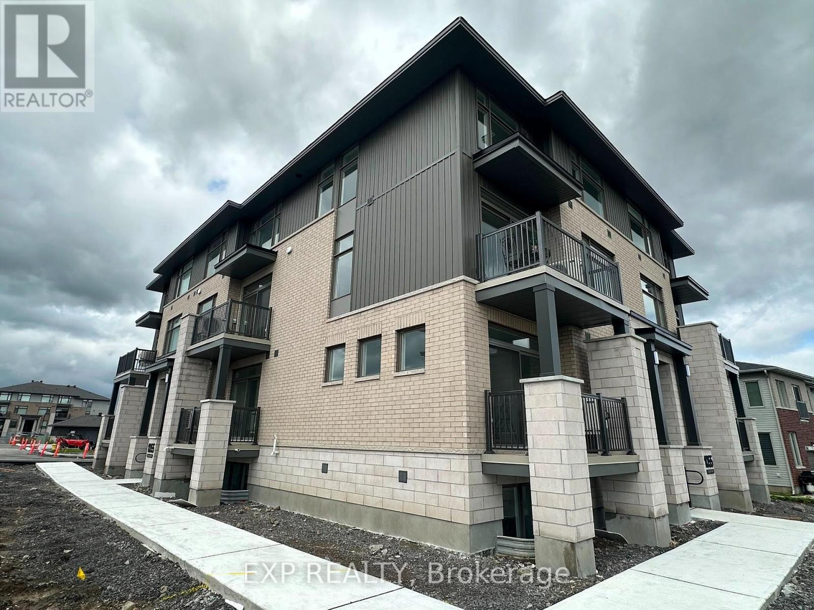 J - 1055 Cedar Creek Drive, Ottawa, Ontario  K1X 0G3 - Photo 1 - X13659820