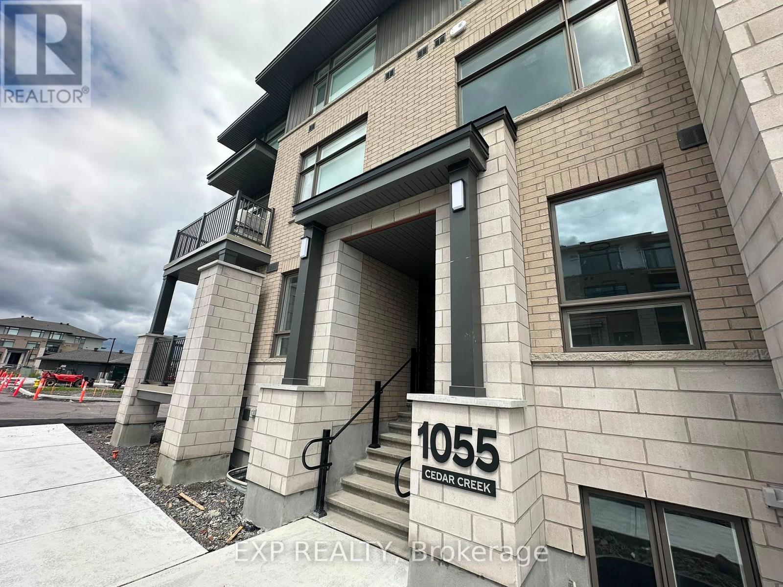 J - 1055 Cedar Creek Drive, Ottawa, Ontario  K1X 0G3 - Photo 2 - X13659820