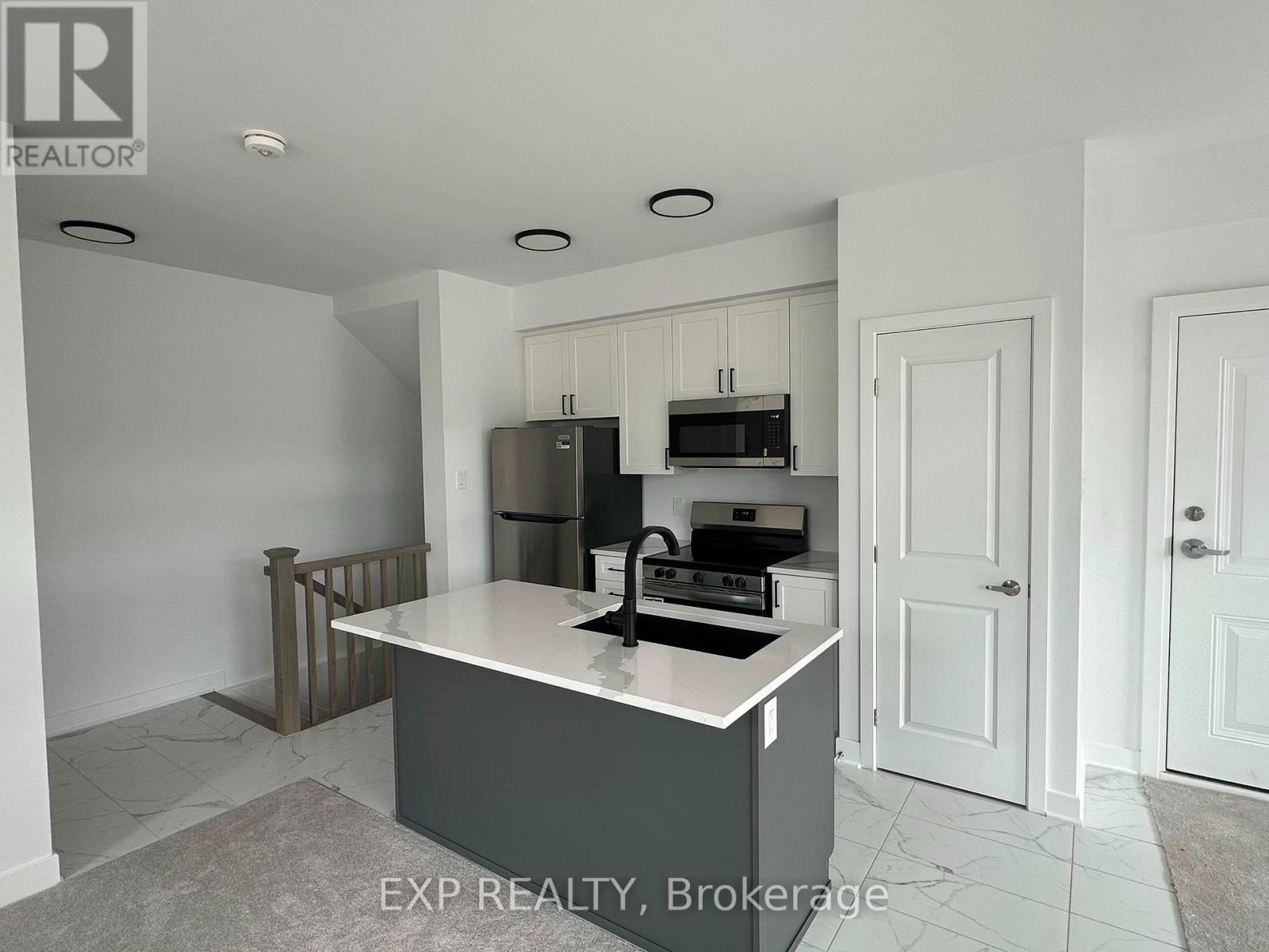 J - 1055 Cedar Creek Drive, Ottawa, Ontario  K1X 0G3 - Photo 3 - X13659820