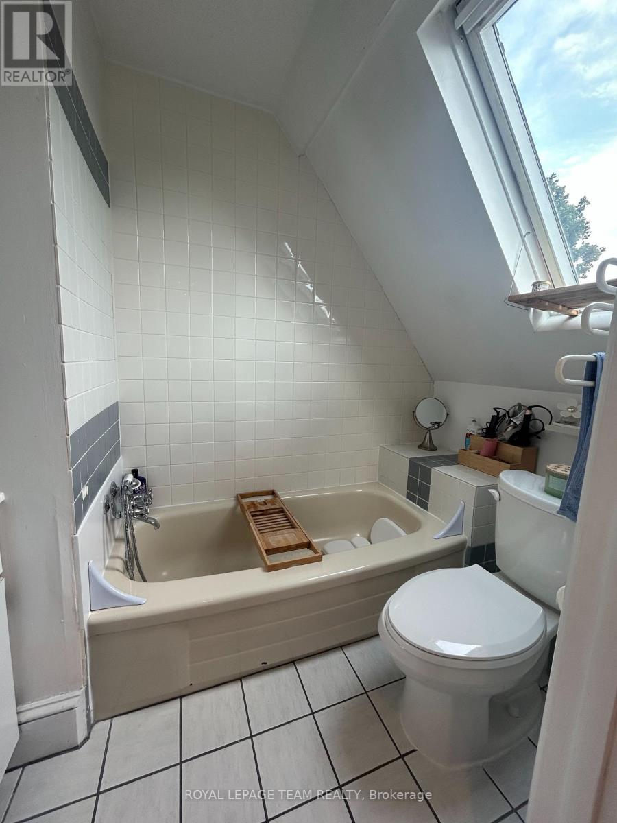B - 427 Sunnyside Avenue, Ottawa, Ontario  K1S 0S6 - Photo 19 - X13659876