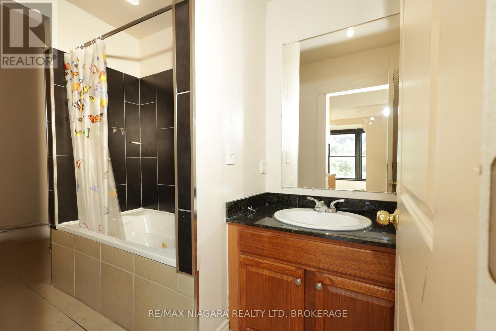 22 Academy Street, St. Catharines, Ontario  L2R 4Z6 - Photo 46 - X13659796