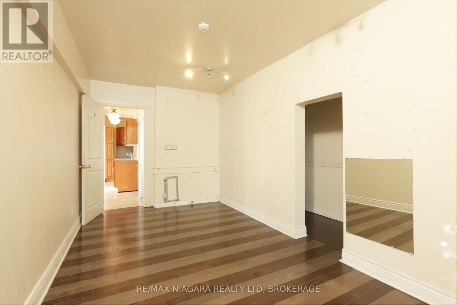 22 Academy Street, St. Catharines, Ontario  L2R 4Z6 - Photo 47 - X13659796
