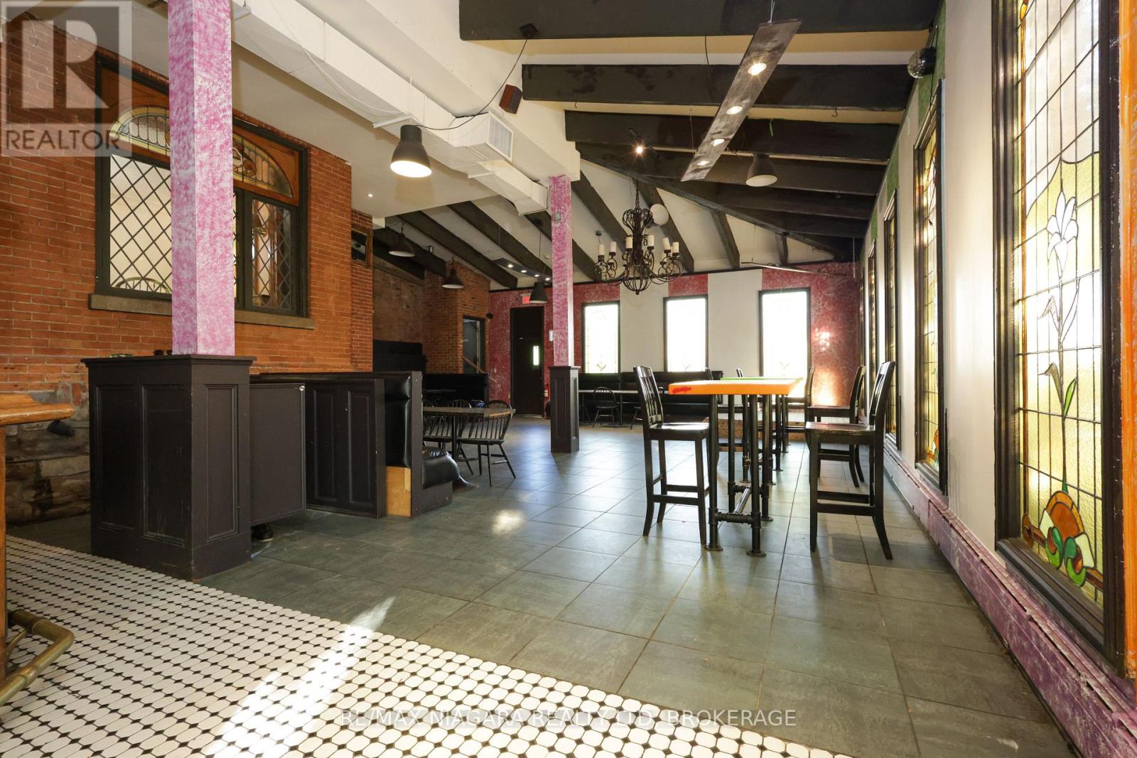 22 Academy Street, St. Catharines, Ontario  L2R 4Z6 - Photo 6 - X13659796