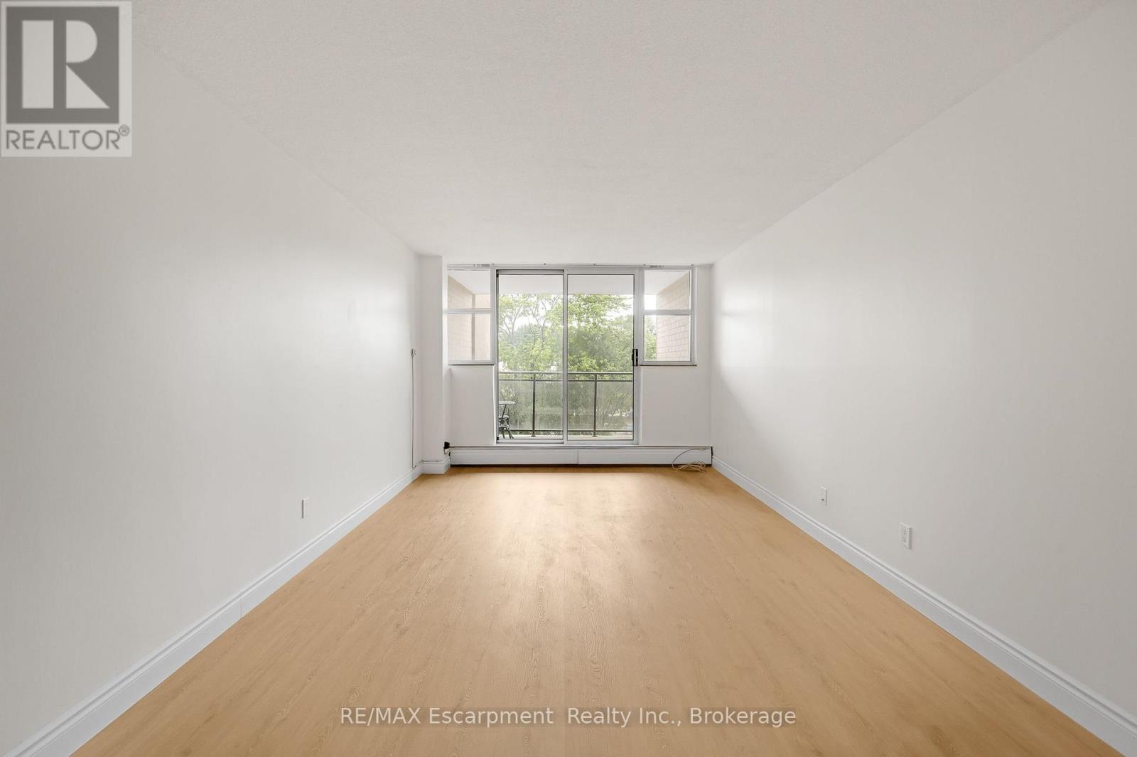 310 - 975 Warwick Court, Burlington, Ontario  L7T 3Z7 - Photo 10 - W13659892