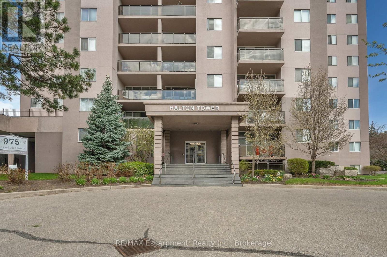 310 - 975 Warwick Court, Burlington, Ontario  L7T 3Z7 - Photo 3 - W13659892