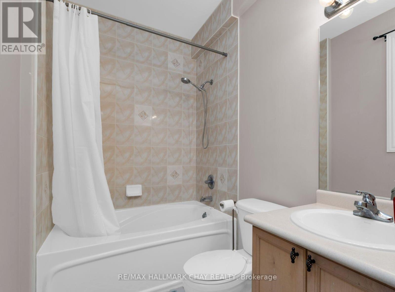 12 Oakmont Avenue, Oro-Medonte, Ontario  L0L 2L0 - Photo 11 - S13636814