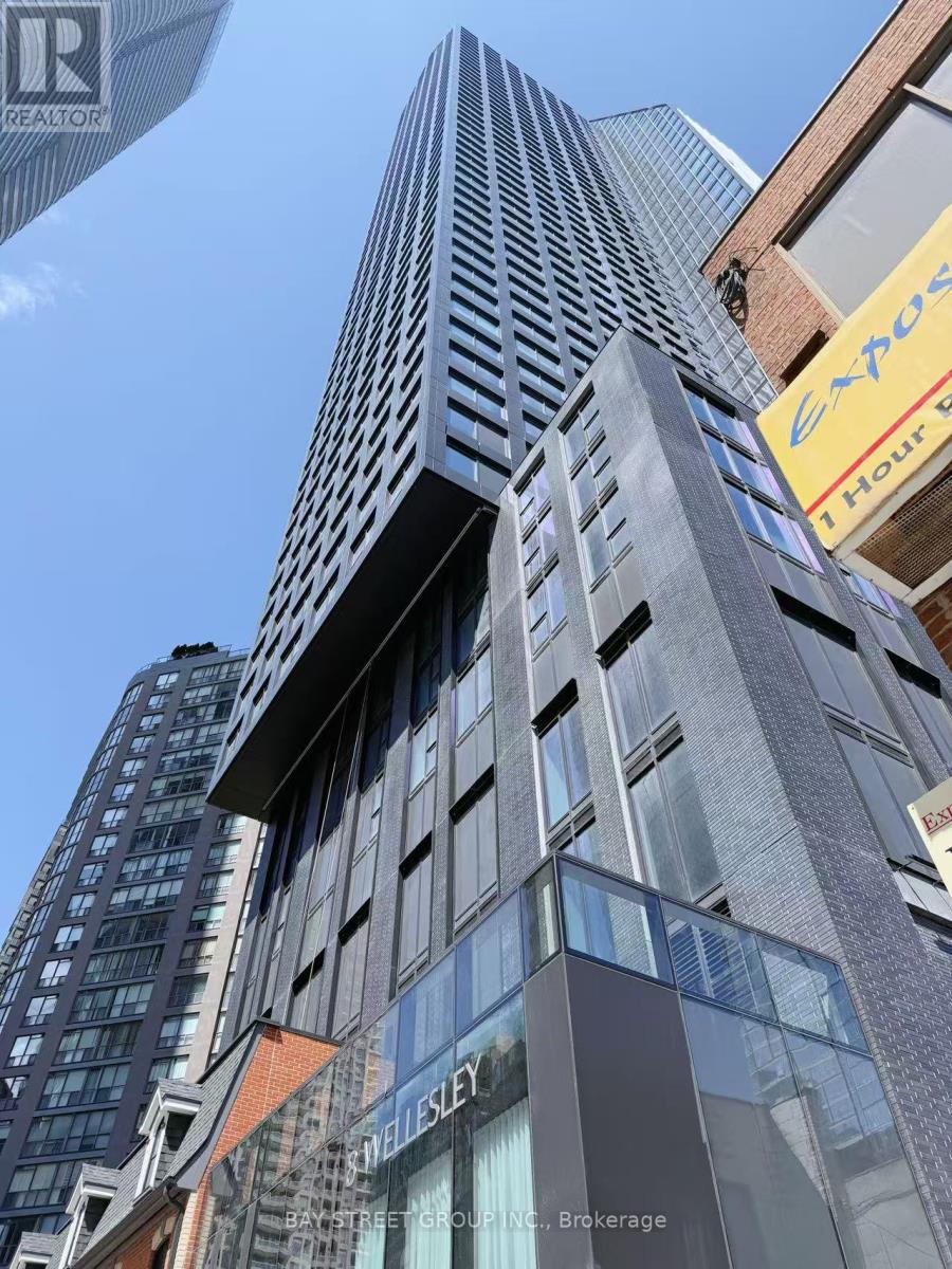 4012 - 8 WELLESLEY STREET W, Toronto, Ontario