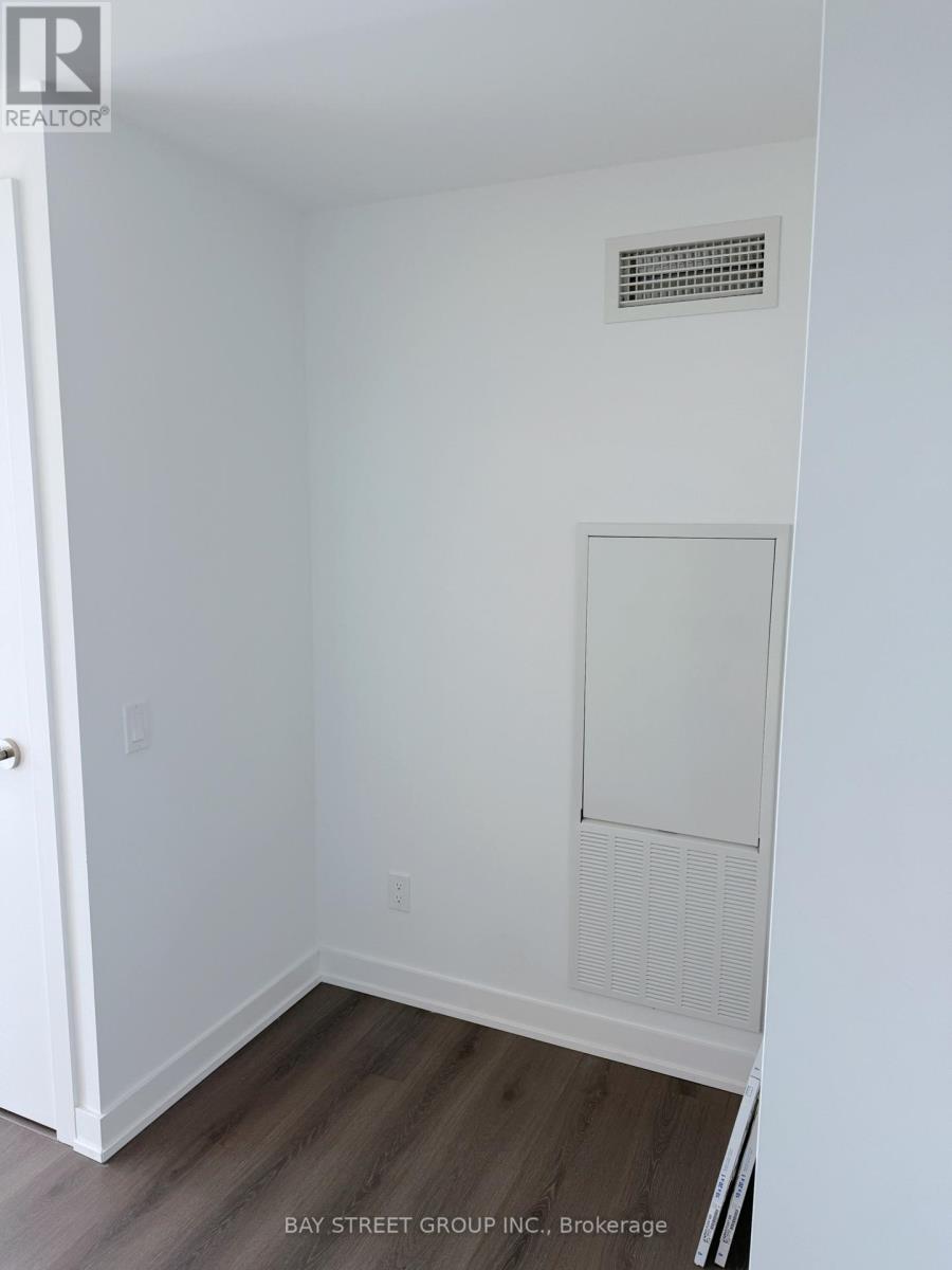 4012 - 8 Wellesley Street W, Toronto, Ontario  M4Y 0J5 - Photo 5 - C13659766