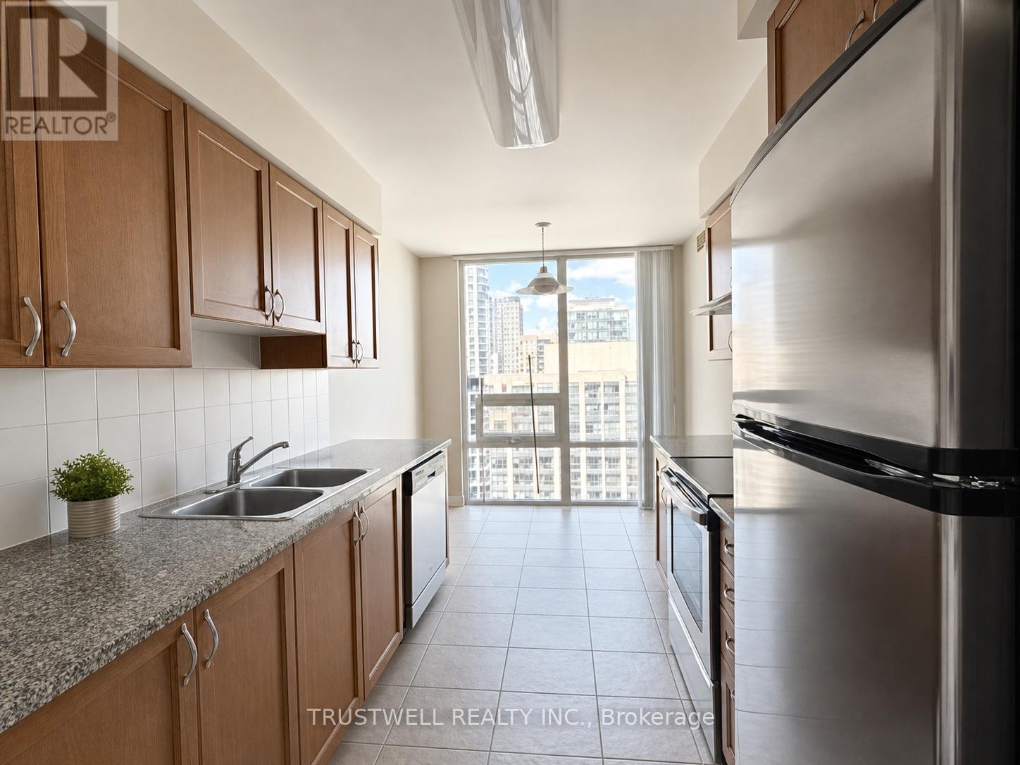 2120 - 35 Hollywood Avenue, Toronto, Ontario  M2N 0A9 - Photo 2 - C13659800