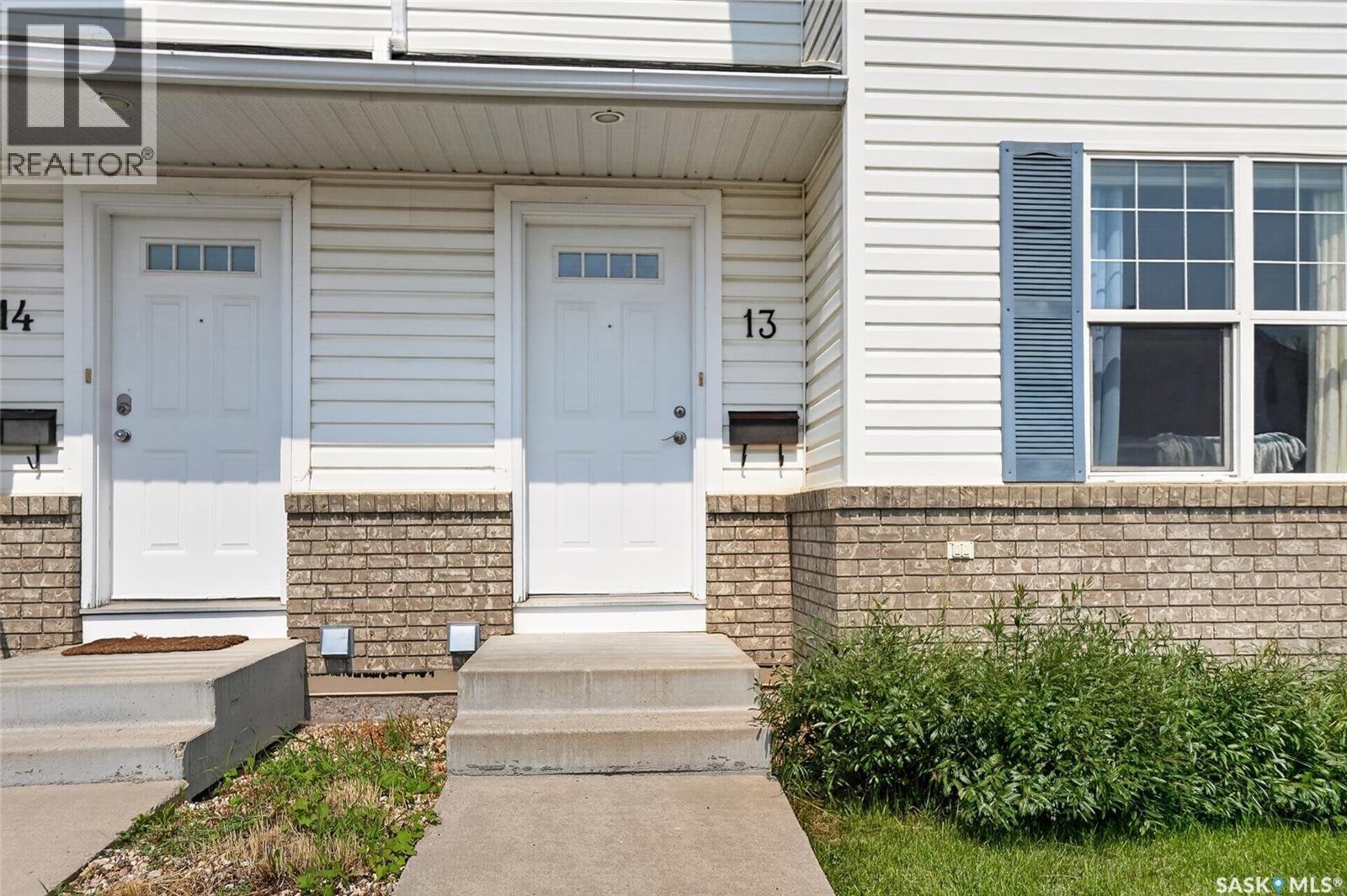 13 102 Pawlychenko Lane, Saskatoon, Saskatchewan  S7V 1G9 - Photo 3 - SK044451
