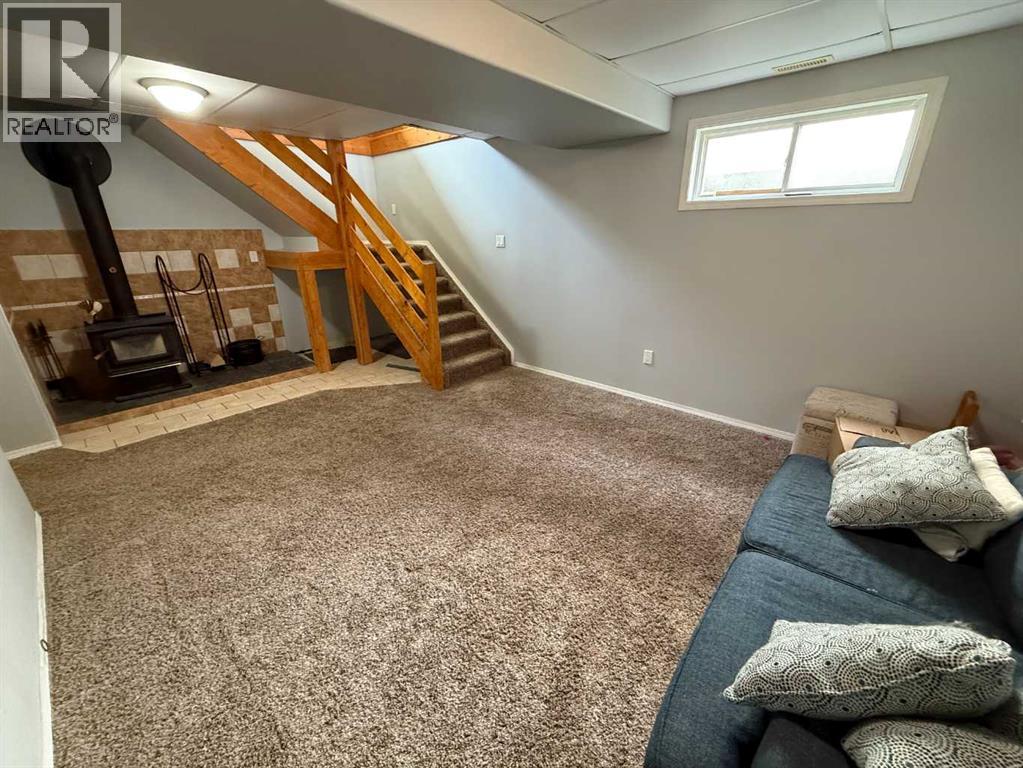 167 Sunwapta Drive, Hinton, Alberta  T7V 1E9 - Photo 12 - A2325705