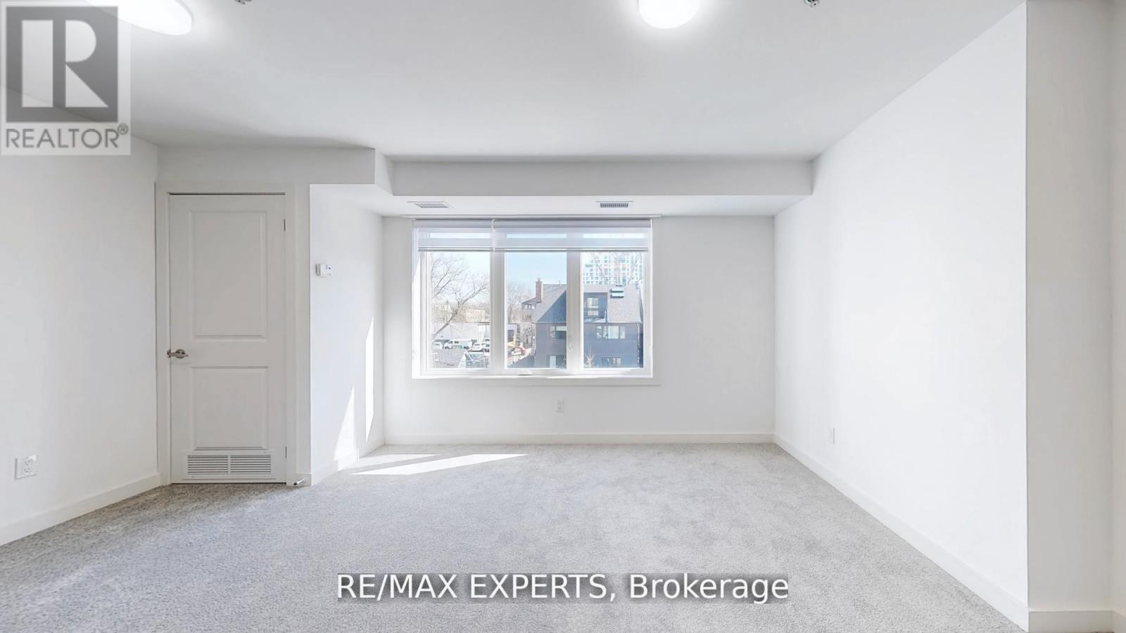 303 - 45 Connaught Avenue, Toronto, Ontario M4L 2V8 - Photo 9 - E13659904