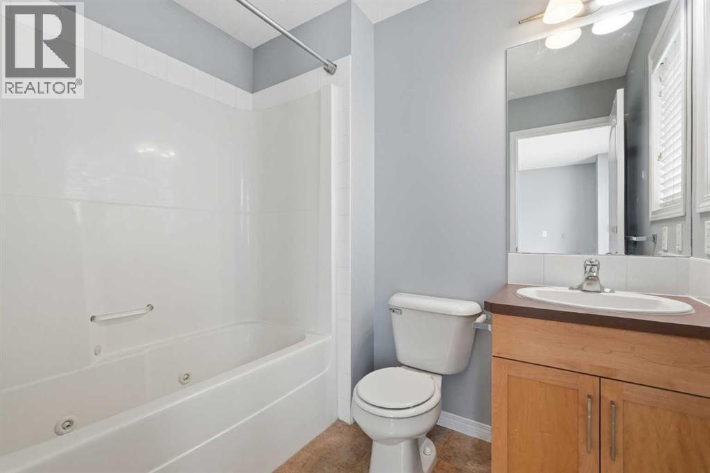 149 Prestwick Villas Se, Calgary, Alberta  T2Z 4S3 - Photo 12 - A2335645