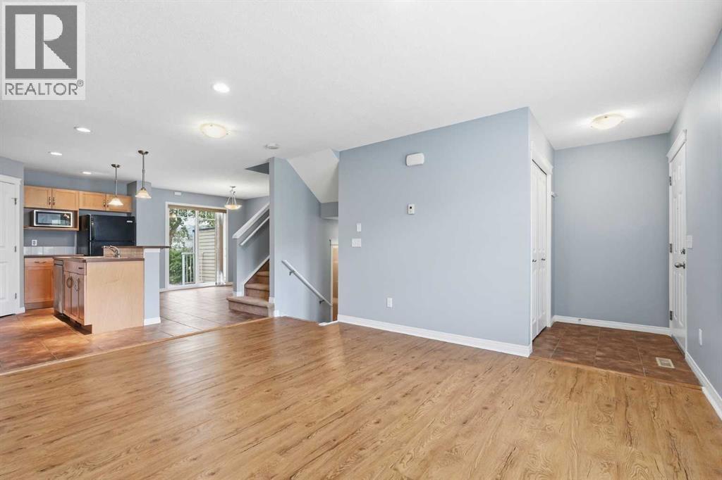 149 Prestwick Villas Se, Calgary, Alberta  T2Z 4S3 - Photo 4 - A2335645