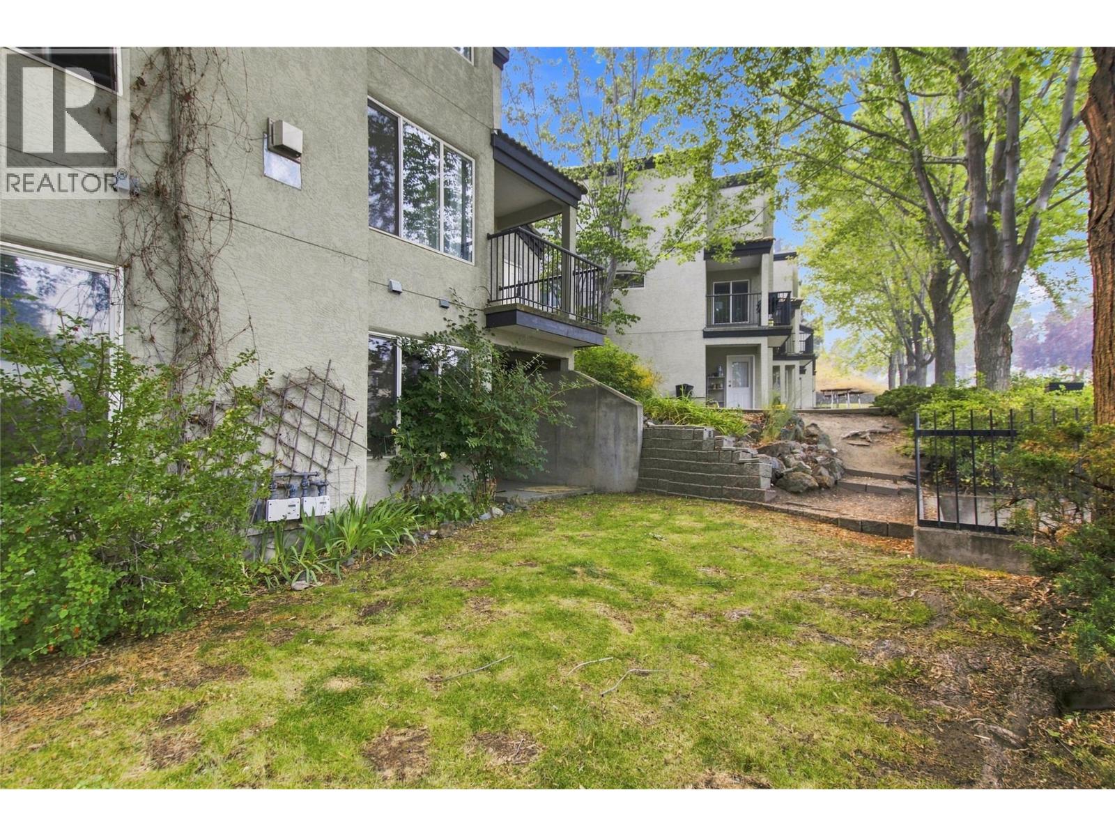 411 Aberdeen Drive Unit# 7, Kamloops, British Columbia  V1S 1X2 - Photo 2 - 10397380