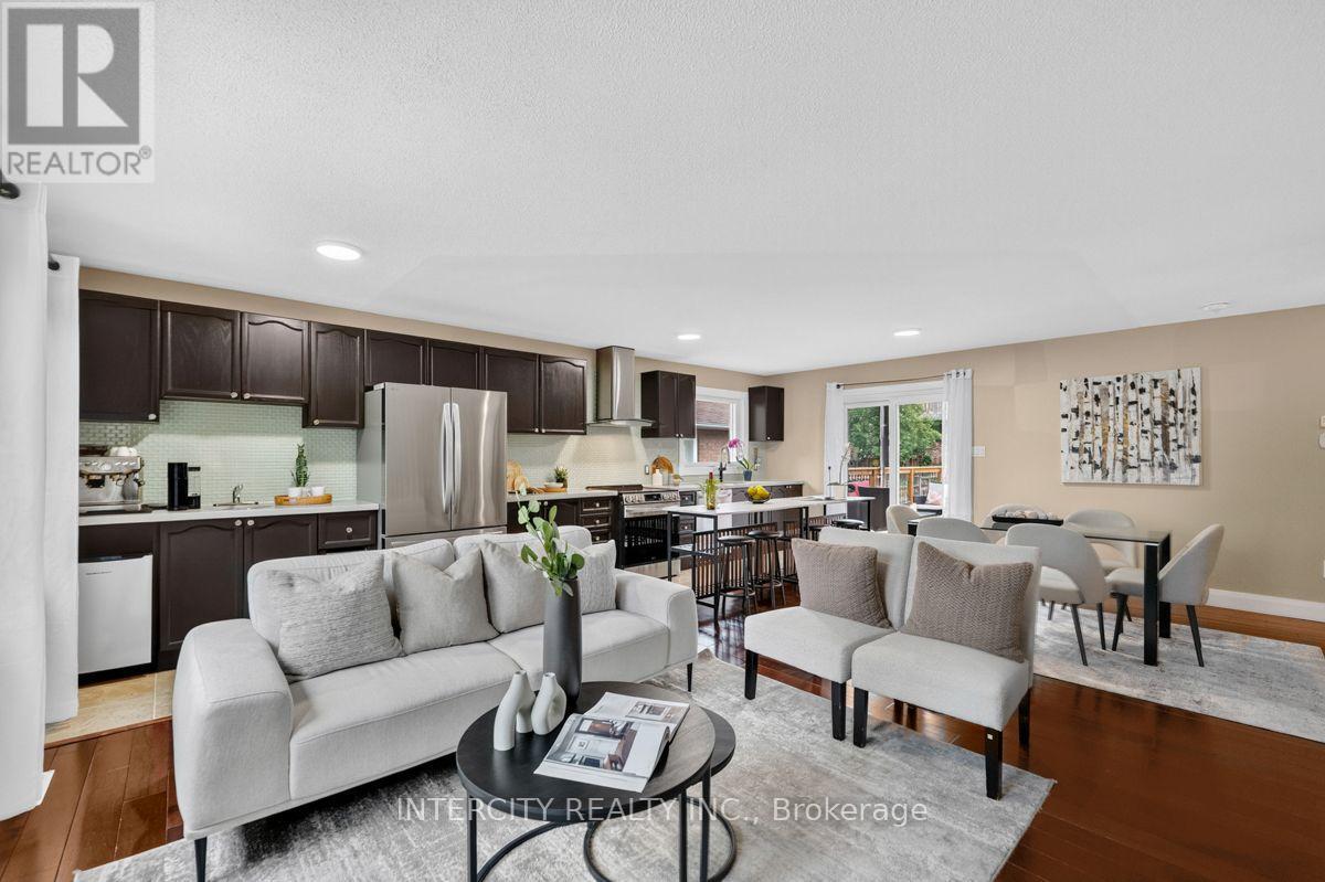 6 Compton Crescent, Bradford West Gwillimbury, Ontario  L3Z 2X5 - Photo 13 - N13659788
