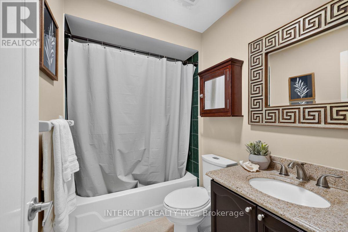 6 Compton Crescent, Bradford West Gwillimbury, Ontario  L3Z 2X5 - Photo 23 - N13659788