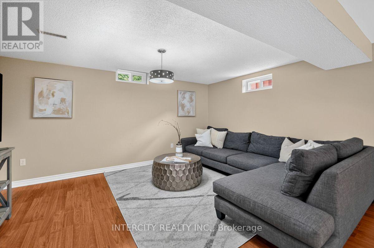 6 Compton Crescent, Bradford West Gwillimbury, Ontario  L3Z 2X5 - Photo 27 - N13659788