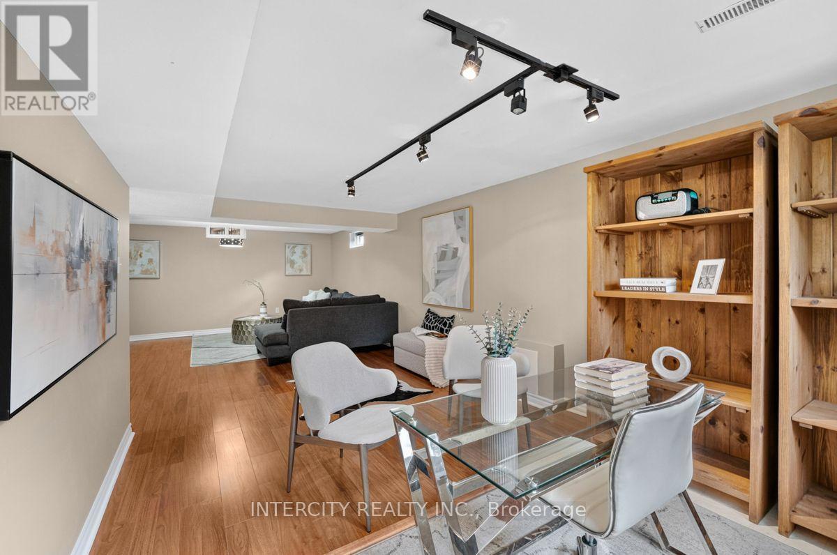 6 Compton Crescent, Bradford West Gwillimbury, Ontario  L3Z 2X5 - Photo 30 - N13659788