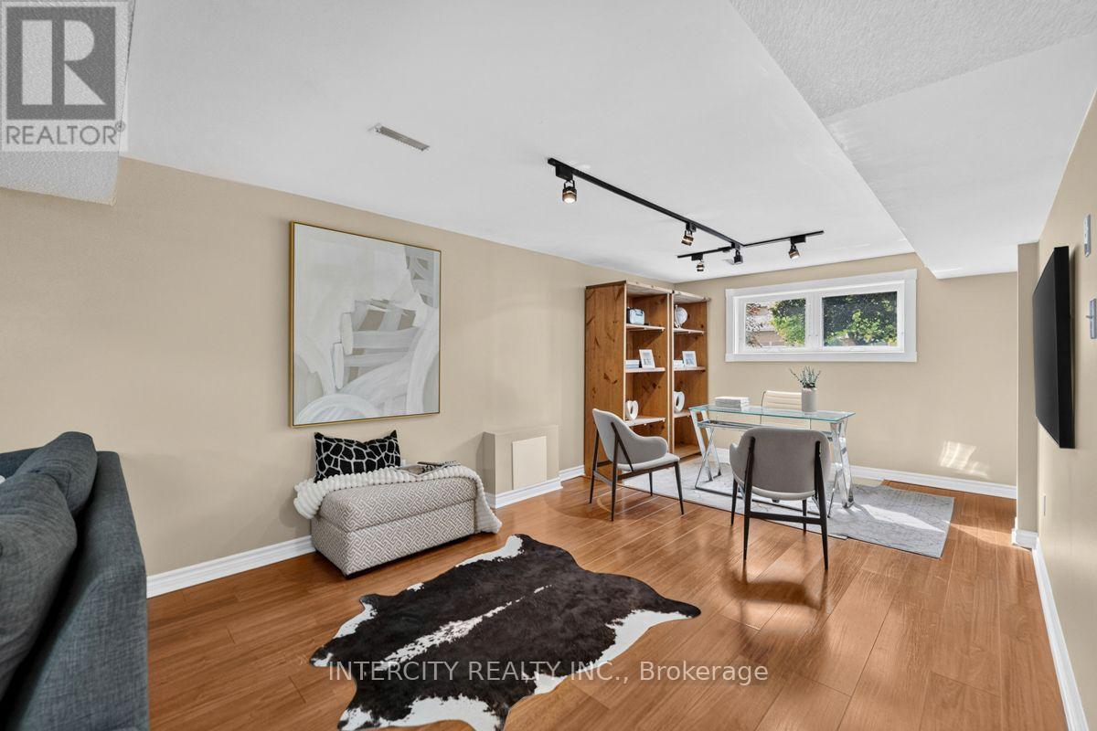 6 Compton Crescent, Bradford West Gwillimbury, Ontario  L3Z 2X5 - Photo 31 - N13659788