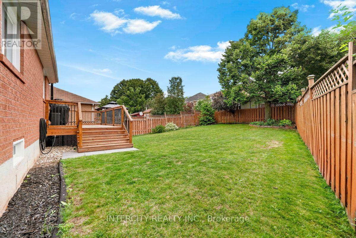 6 Compton Crescent, Bradford West Gwillimbury, Ontario  L3Z 2X5 - Photo 36 - N13659788