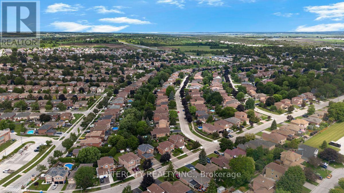 6 Compton Crescent, Bradford West Gwillimbury, Ontario  L3Z 2X5 - Photo 40 - N13659788