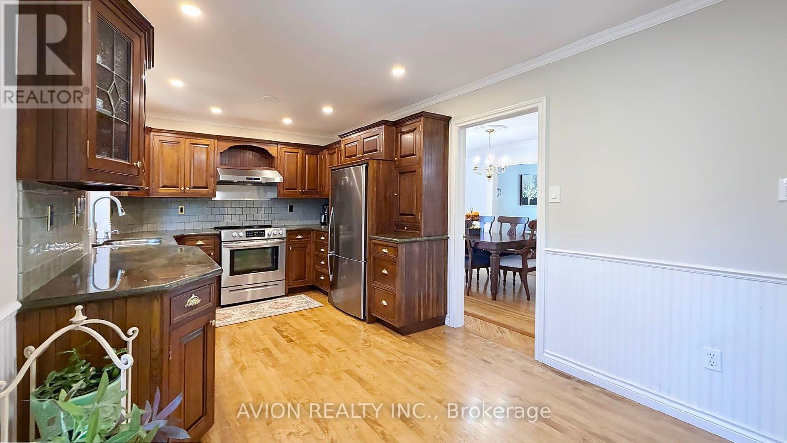 1413 Harmsworth Square, Oakville, Ontario  L6H 3E7 - Photo 13 - W13659776