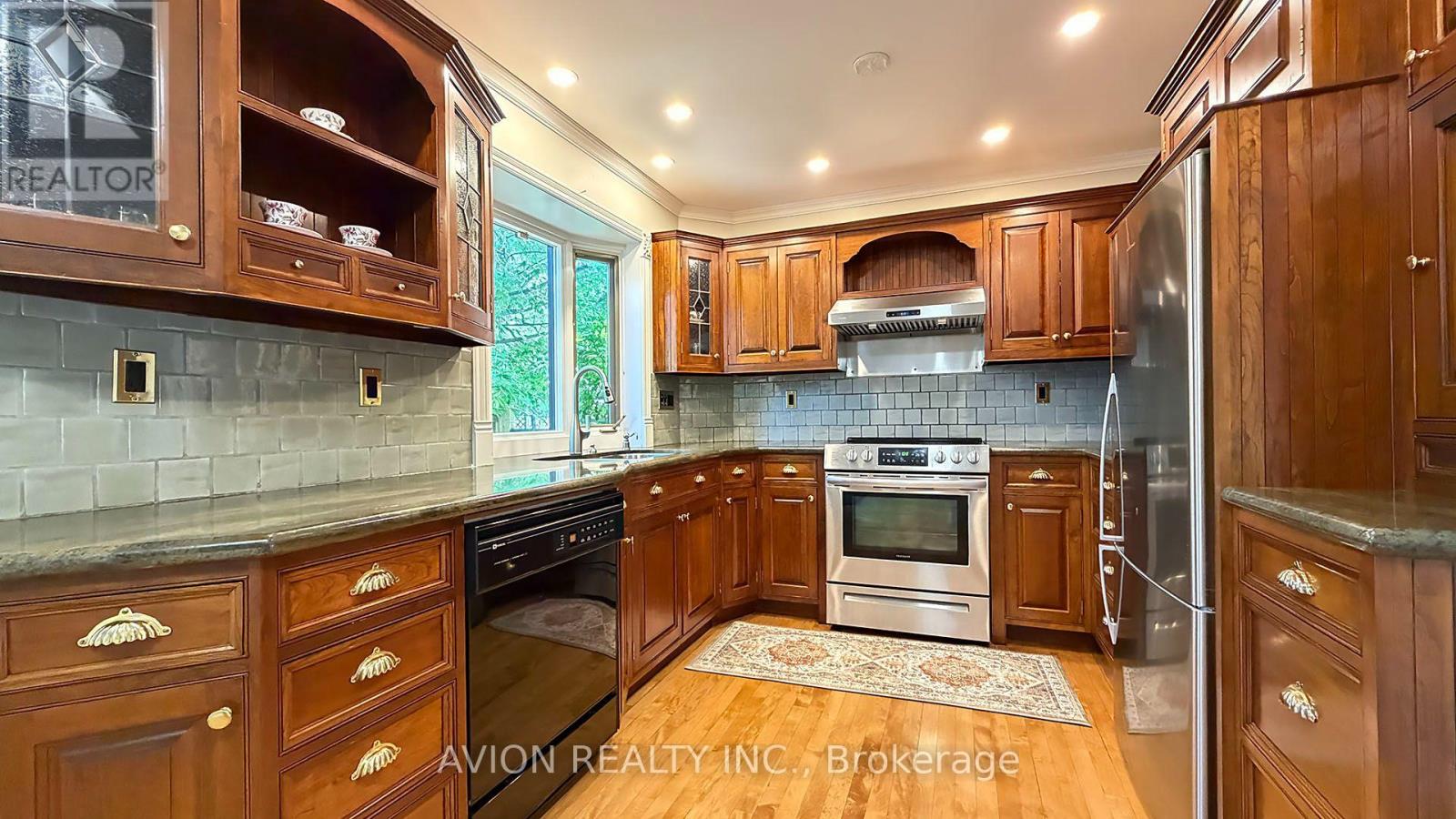 1413 Harmsworth Square, Oakville, Ontario  L6H 3E7 - Photo 14 - W13659776