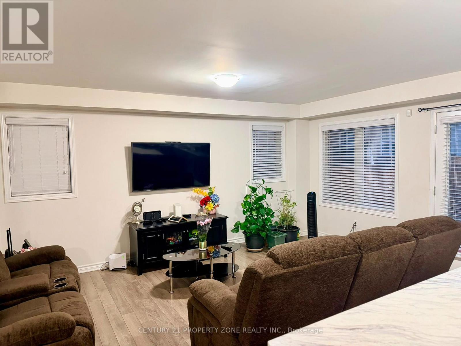 40 Leblanc Crescent, Brampton, Ontario  L7A 4G6 - Photo 8 - W13659798