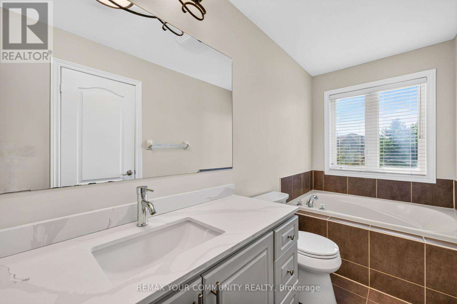 5578 Waterwind Crescent, Mississauga, Ontario  L5M 0G2 - Photo 41 - W13659828
