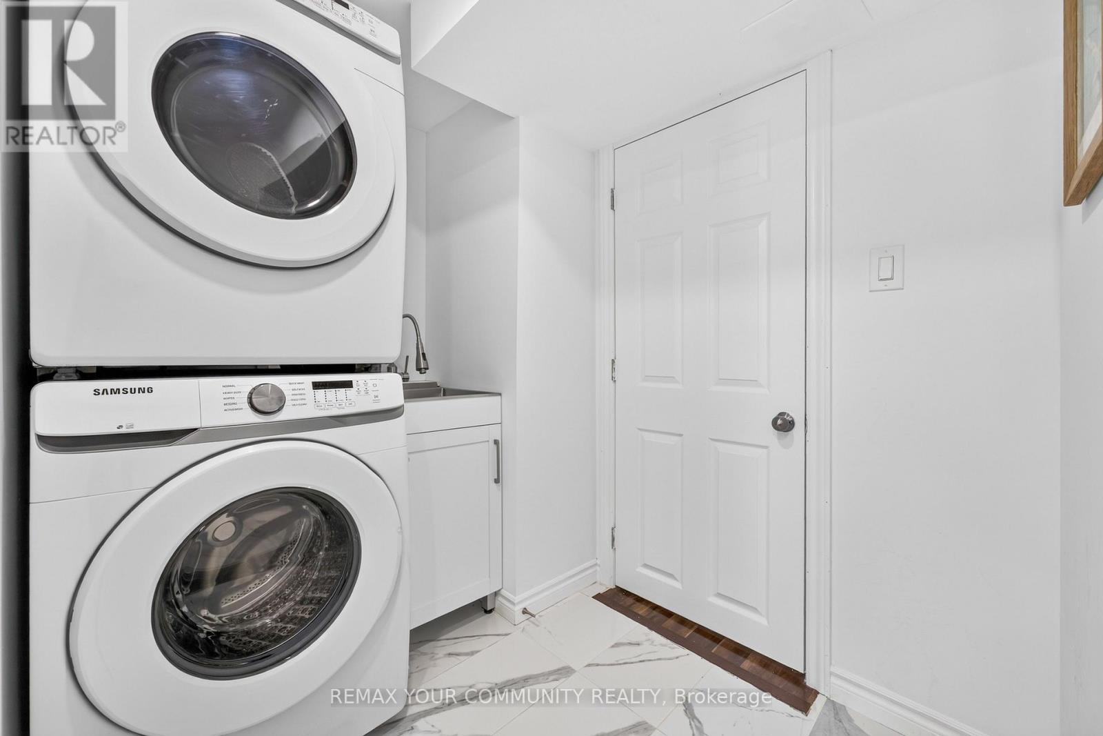 5578 Waterwind Crescent, Mississauga, Ontario  L5M 0G2 - Photo 48 - W13659828