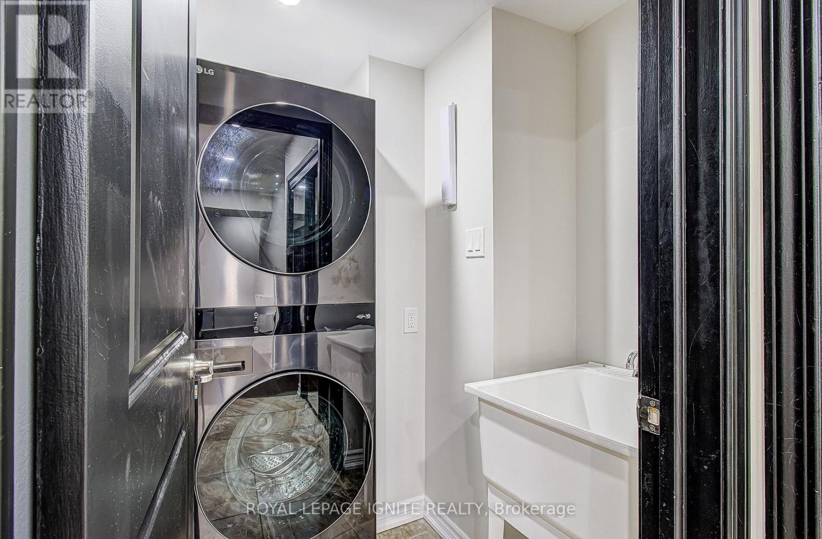 3061 Harebell Gate, Oakville, Ontario  L6M 0Y9 - Photo 22 - W13659880